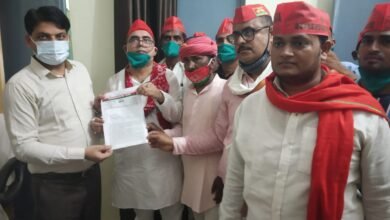 Photo of *सपा ने जुलूस निकाल कर राज्यपाल के नाम सम्बोधित सौपा 14 सूत्रीय मांगपत्र*