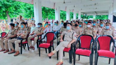 Photo of बलिया पुलिस ने साइबर जागरूकता अभियान सम्बंधी गोष्टी कर किया गया जागरूक