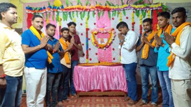 Photo of हियुवा के युवाओं ने श्रद्धांजली सभा का कार्यक्रम रख किया पुर्व मुख्यमंत्री को नमन